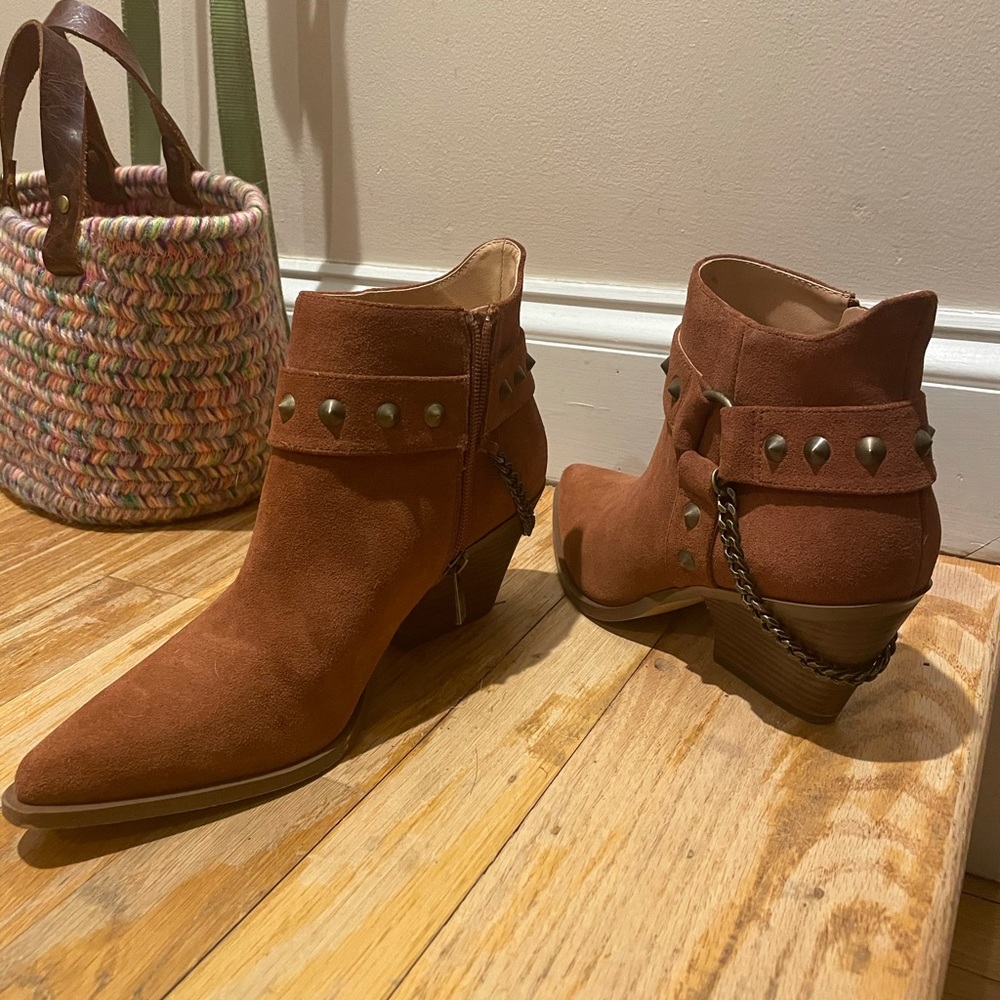 Jessica Simpson boots